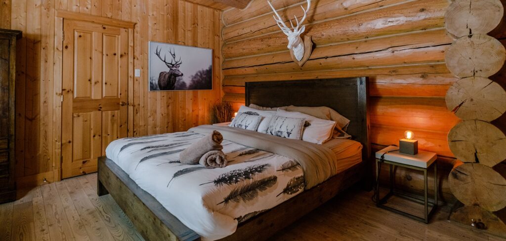 Bedroom at Chalet Silver Fox | Luxury chalets in Laurentains | Chalets Zenya