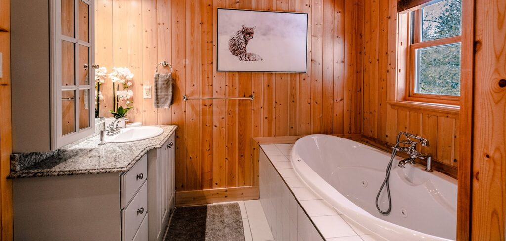 Bathroom at Chalet Silver Fox | Luxury chalets in Laurentains | Chalets Zenya