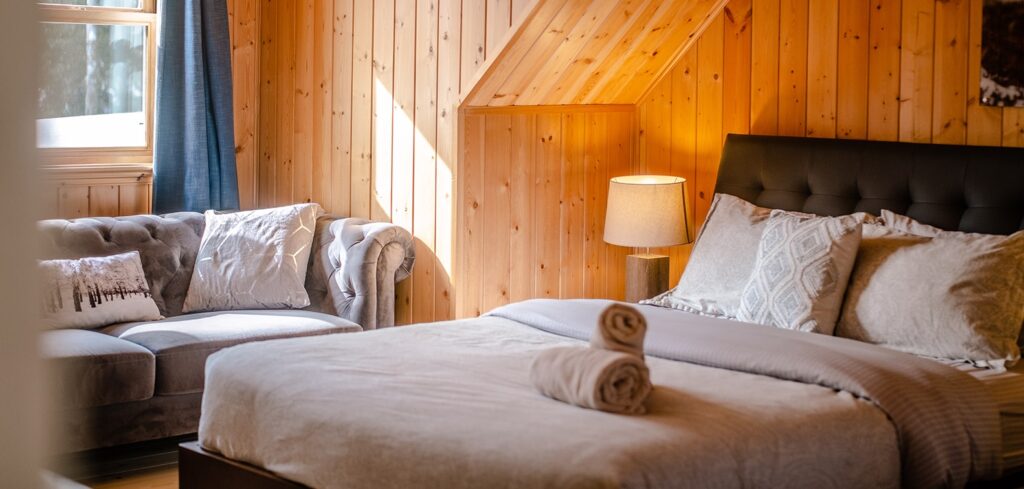 Bedroom at Chalet Silver Fox | Luxury chalets in Laurentains | Chalets Zenya