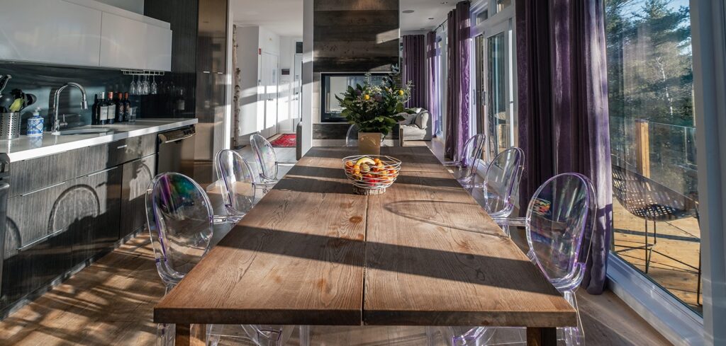 Salle à manger au Chalet DesignPur | Chalets de luxe à louer dans Lanaudière | Chalets Zenya