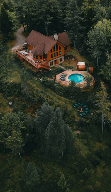Chalet White Wolf