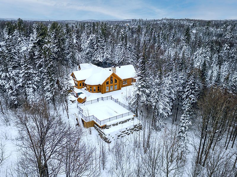 Chalet White Rabbit