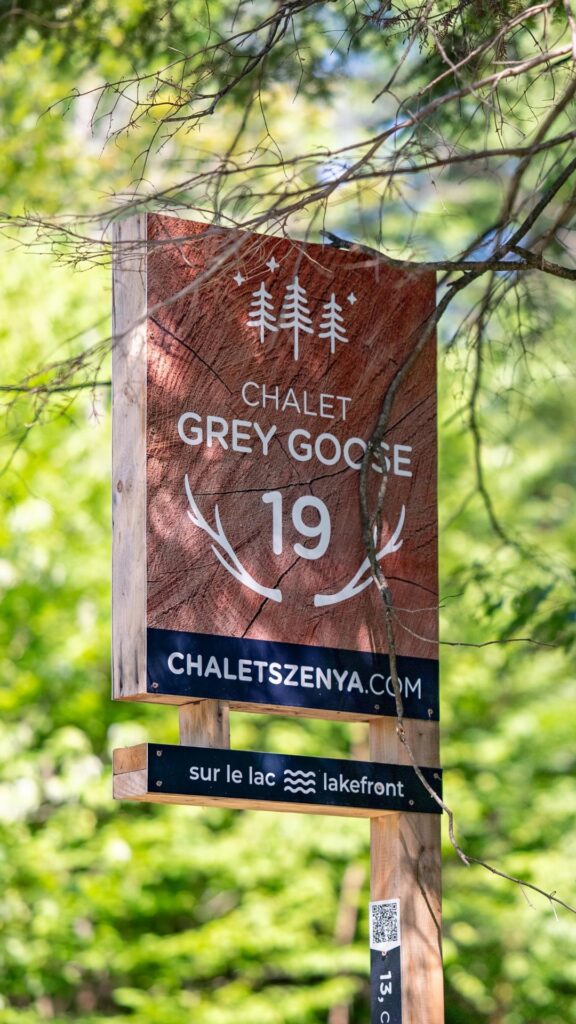 Le voici. ⭐️ Après des semaines de travail, de choix, de patience et de passion : le Chalet Grey Goose